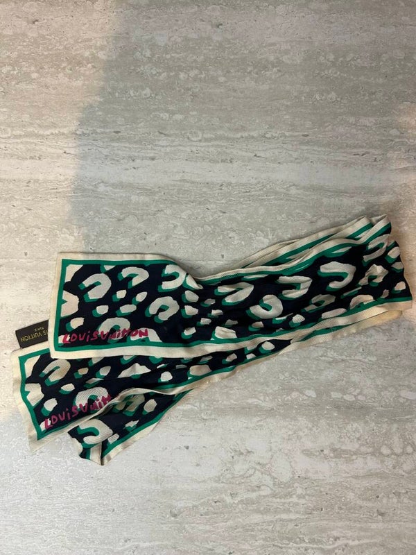 Louis Vuitton twilly/scarf