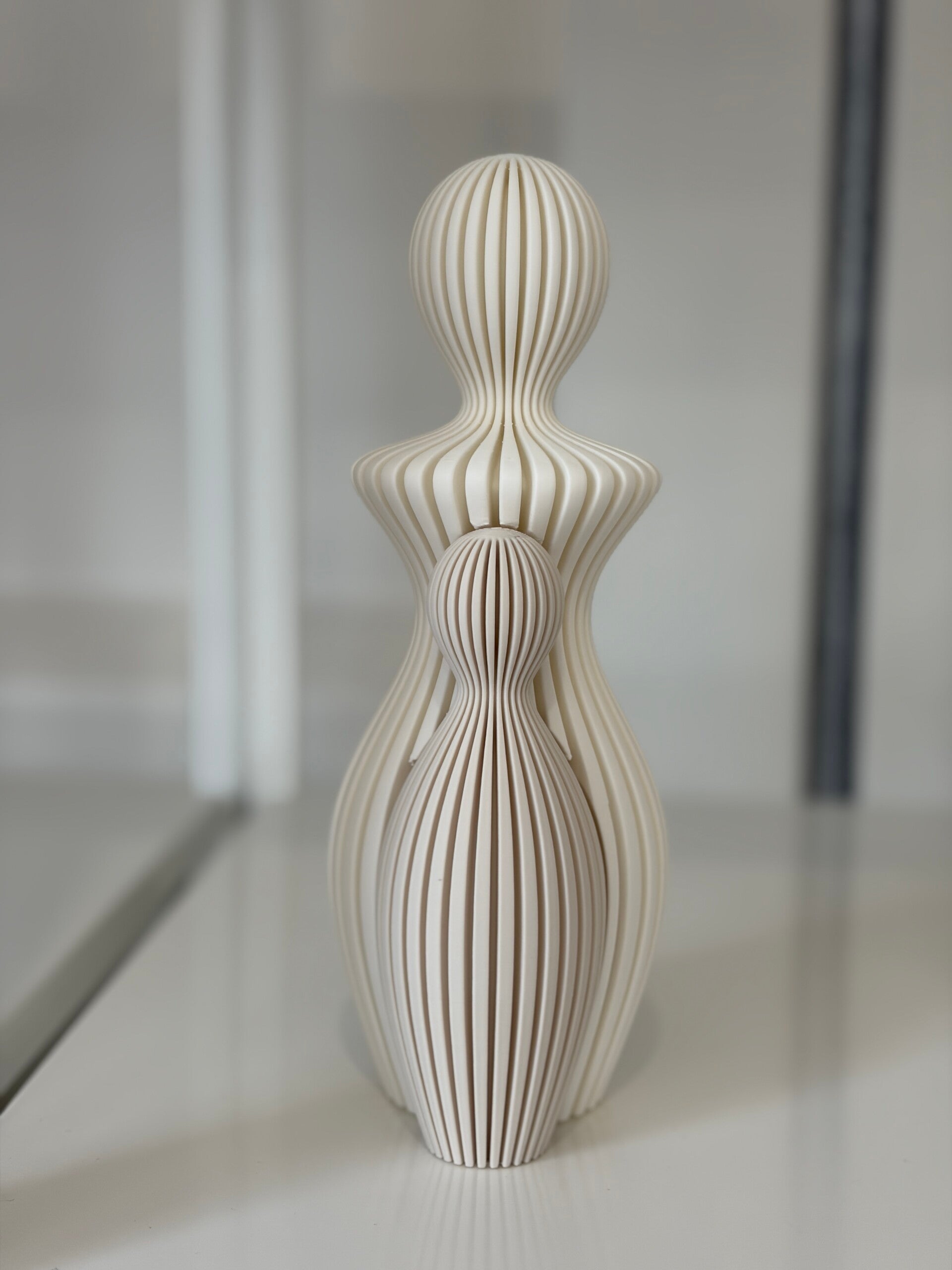 Moeder met kind bone white