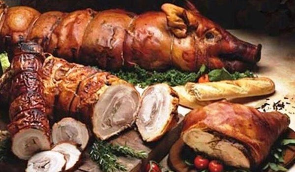 PORCHETTA ENTERA CON CABEZA