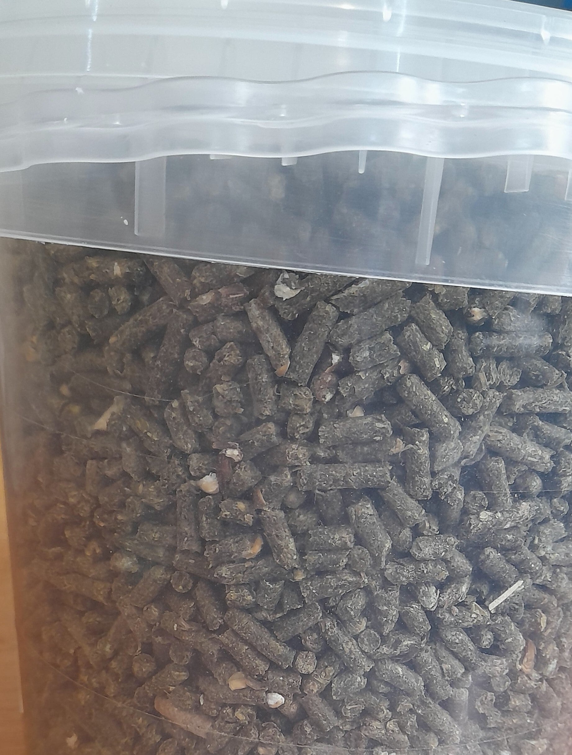 OVOSAN Mangime complementare in pellet per avicoli e galline avaiole