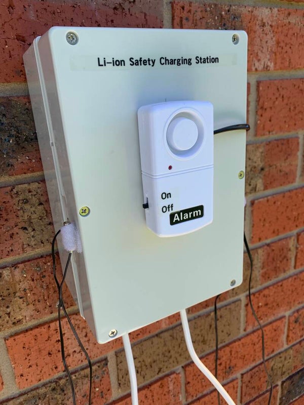 Li-ion Safety Charging Station
