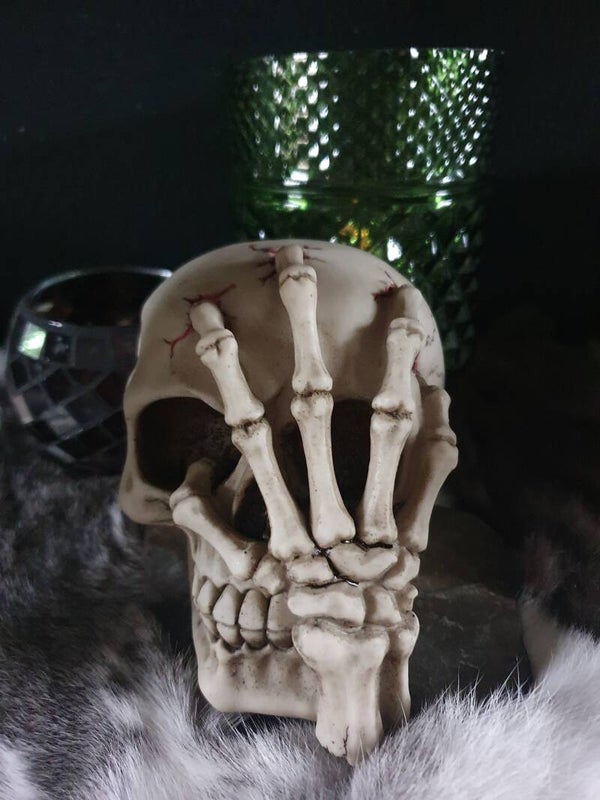 Hand Skull