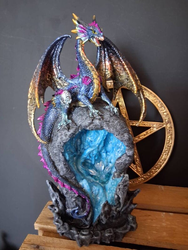 XL Dragon Crystal Cave