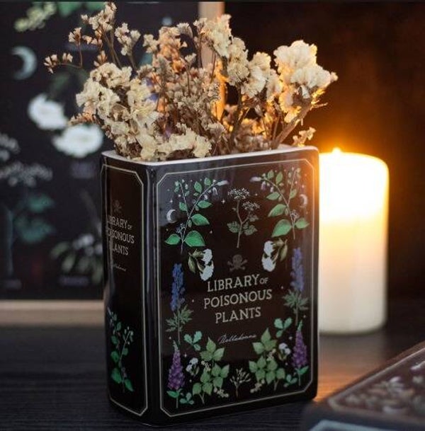 Library of Poisonus Plants Book Vaas