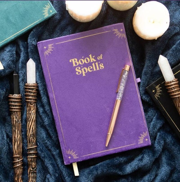 Book Of Spells Met Amethist Pen