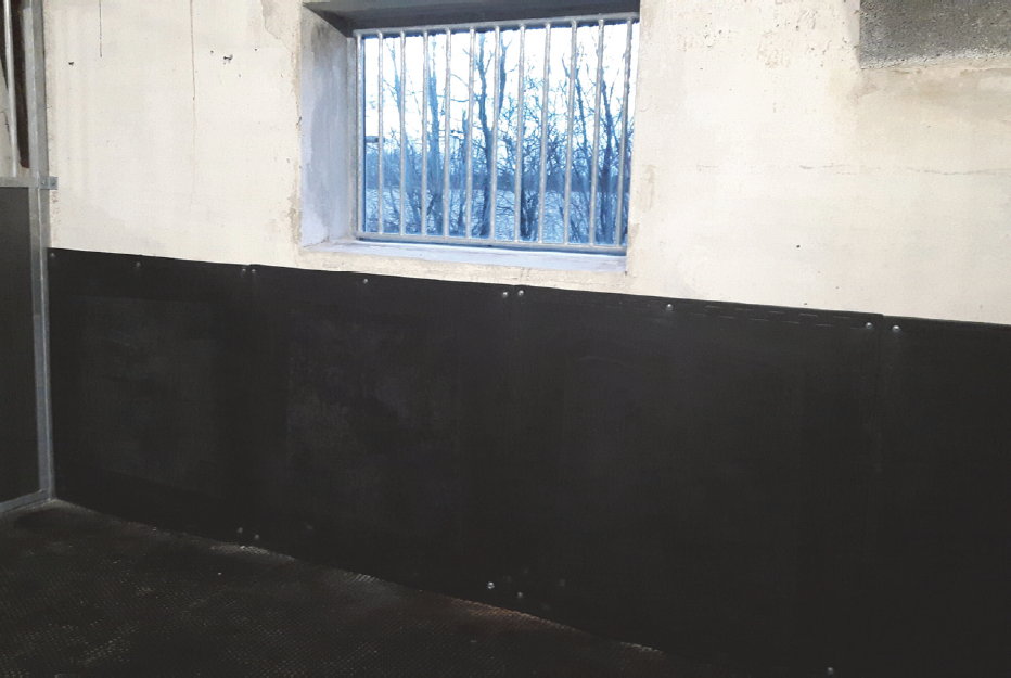 EVA veggbekledning for hestebokser. 2,3 x 100 x 100 cm.