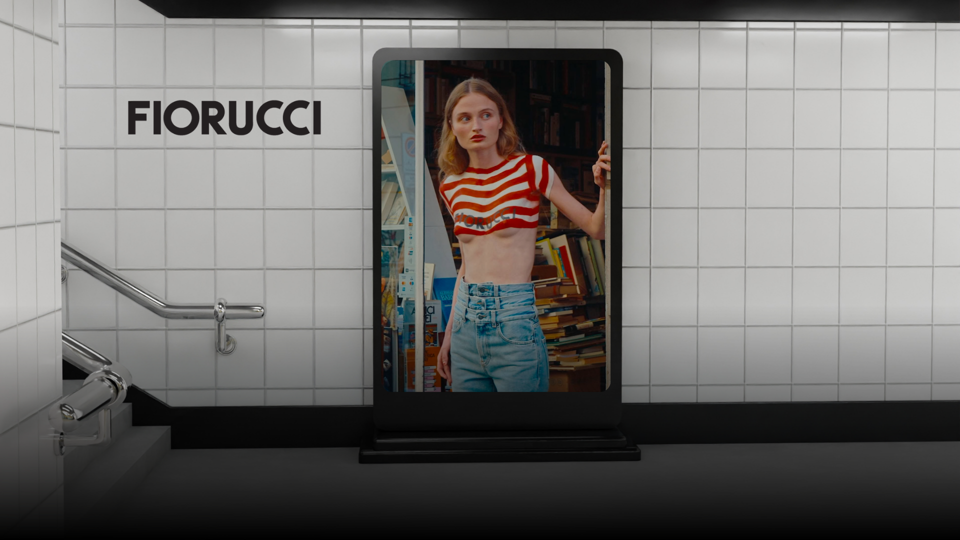 Fiorucci: marca italiana de moda urbana y creativa. Colecciones icónicas y originales, ideales para tiendas B2B y puntos de venta de moda contemporánea.