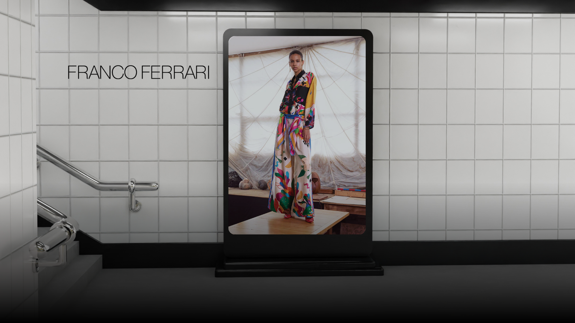 Fiorucci: marca italiana de moda urbana y creativa. Colecciones icónicas y originales, ideales para tiendas B2B y puntos de venta de moda contemporánea.