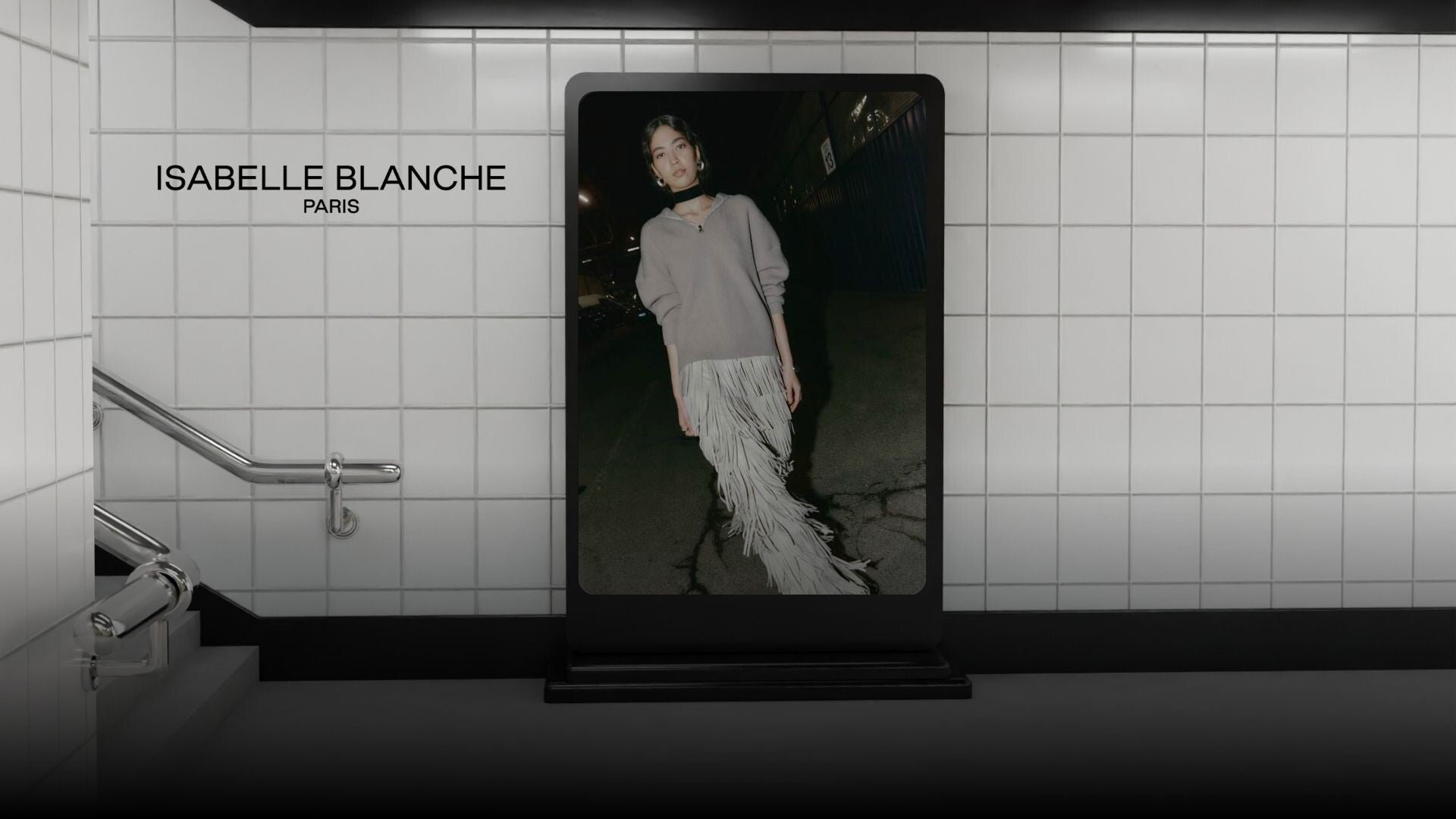 Fiorucci: marca italiana de moda urbana y creativa. Colecciones icónicas y originales, ideales para tiendas B2B y puntos de venta de moda contemporánea.