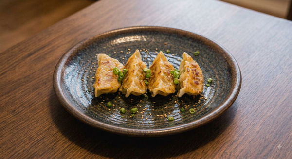 Gefrituurde vegetarische dumplings