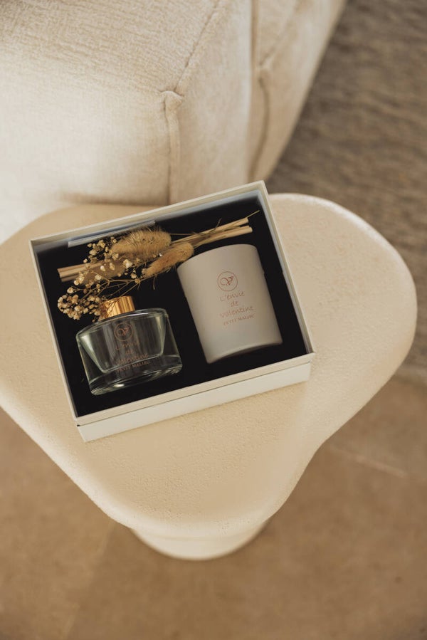 GIFTBOX - GEURSTOKJES EN KAARS