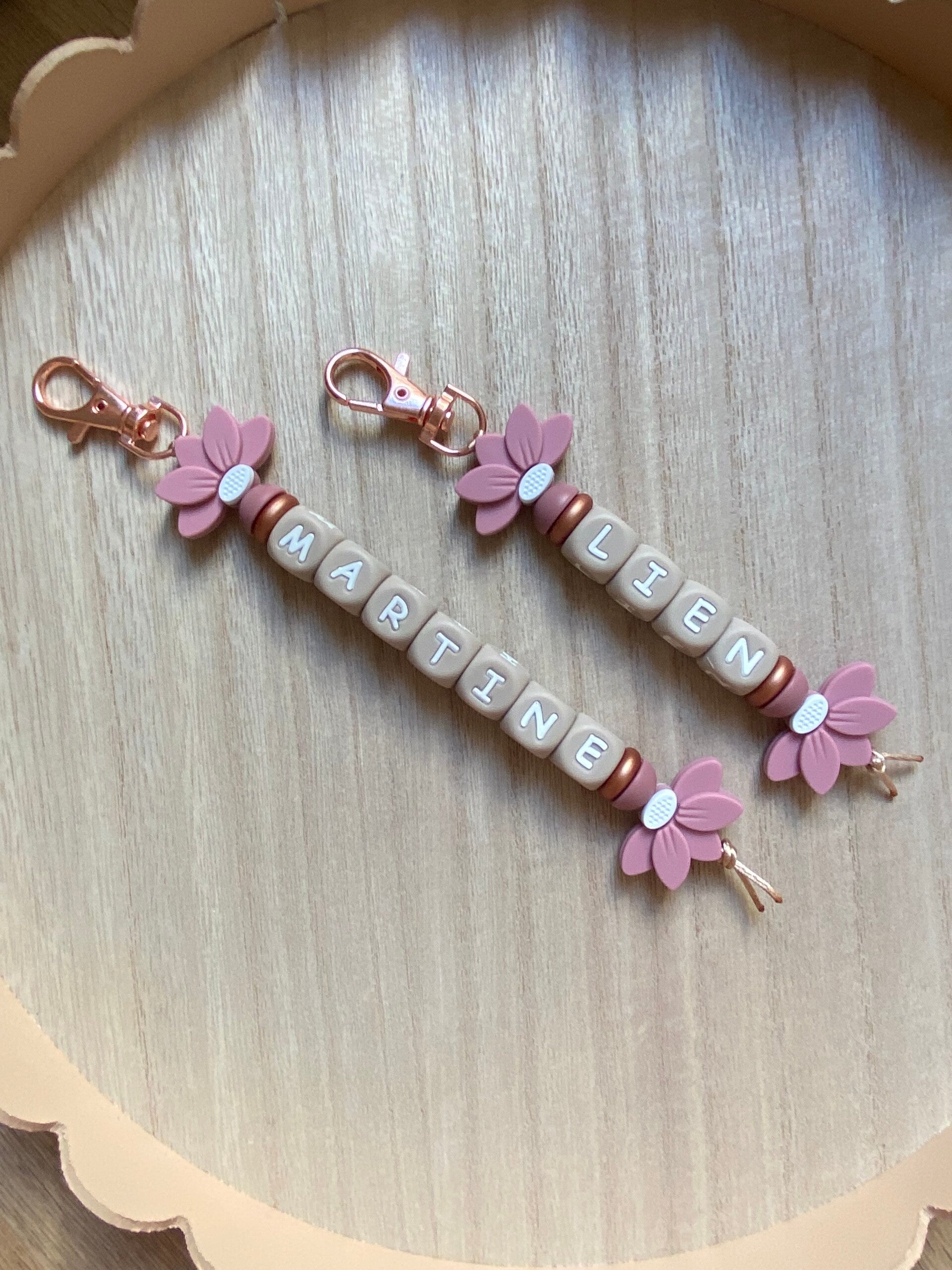 Sleutelhanger met naam - HALVE BLOEM