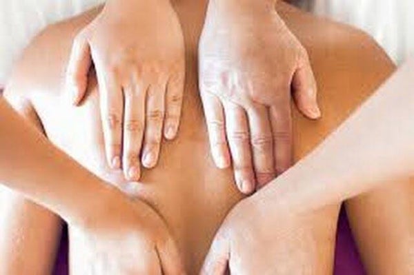 Modelage relaxant Californien à 4 mains