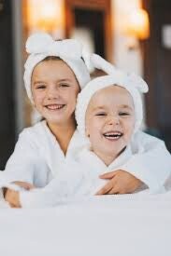 Complicité en duo entre copines