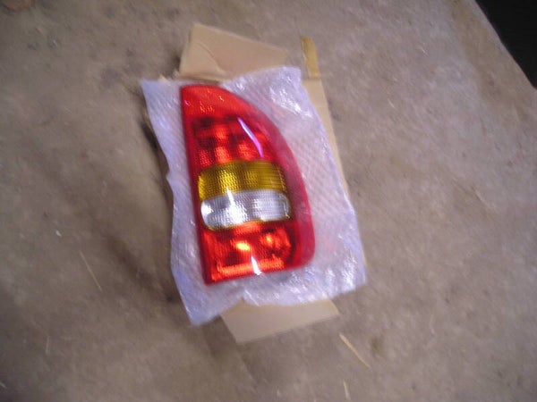 Opel Corsa B rechtes Rücklicht Gehäuse Neu (Kopie)