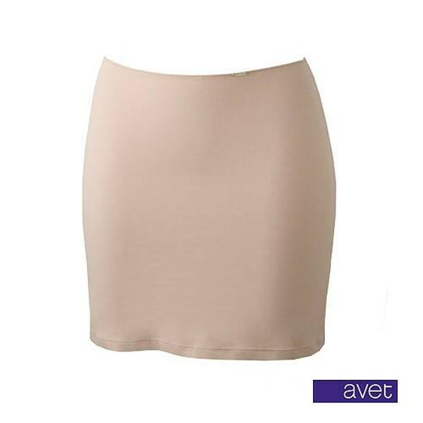 Avet huidskleur onder rok kort model