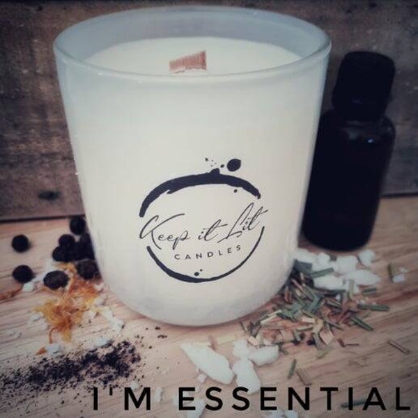 I'm essential - Large candle