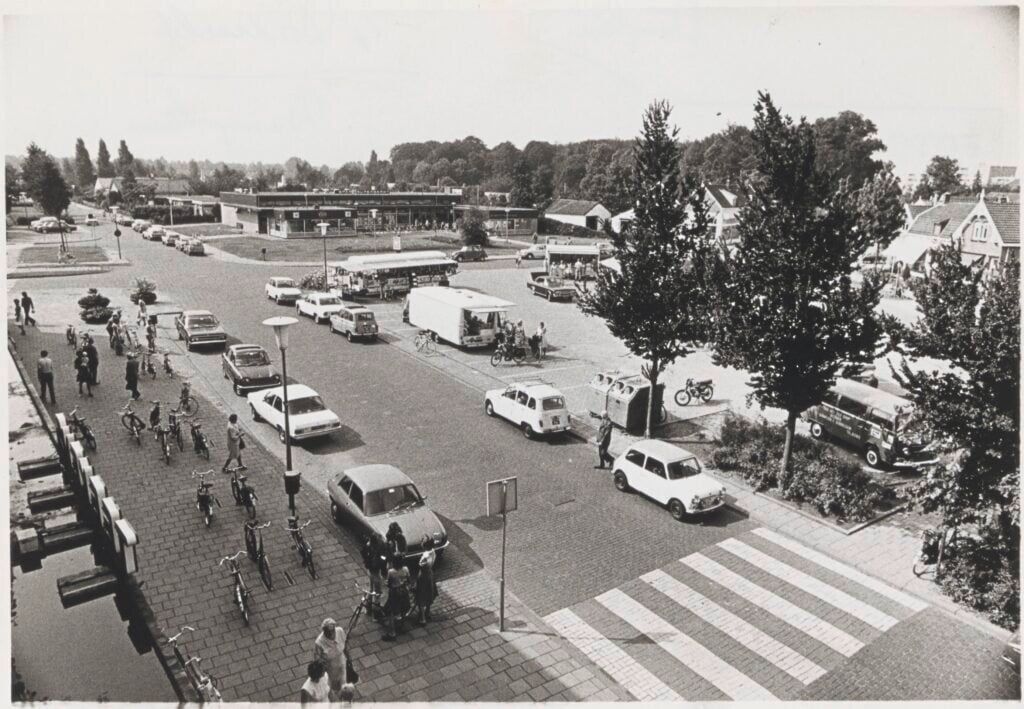 Het Damplein, gezien naar het Zuiden (1972)