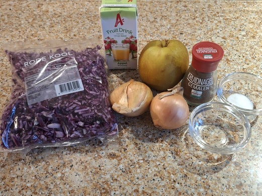 Koken met DvD: Koken met DvD: Ingrediënten rode kool recept Corrie Brand