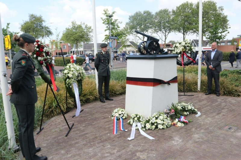Artilleriemonument, Damplein te Dubbeldam