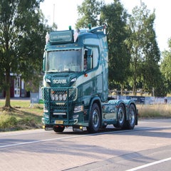 img_3942-standard-vmk68m.jpg