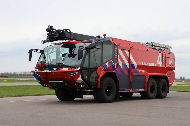 CT 25-5264 (4) Lelystad Aiport