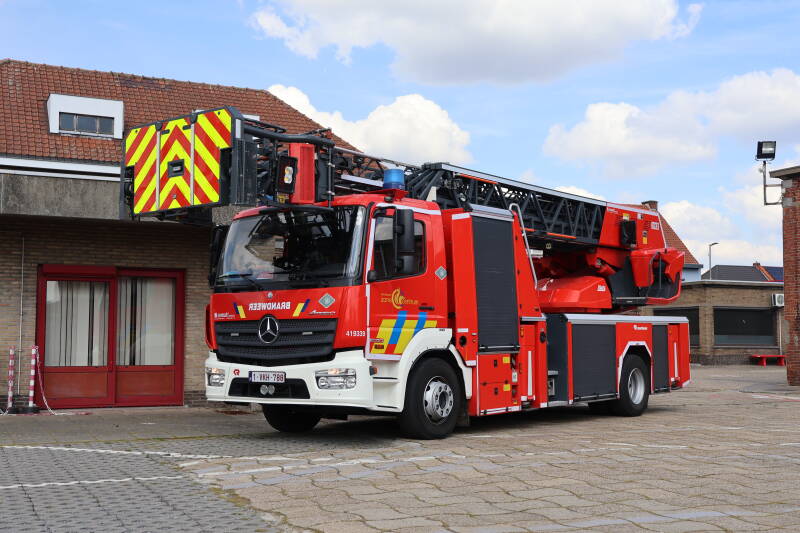 Autoladder 419339 Brandweerzone Centrum post Zelzate