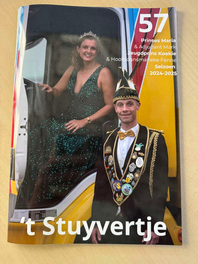 geniete brochures.jpg