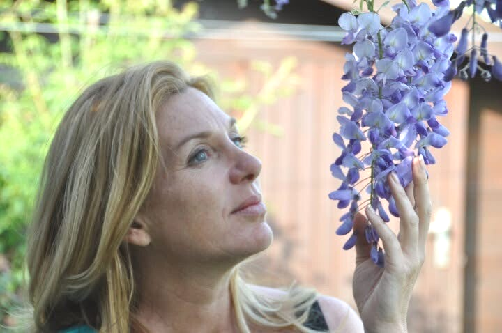 Julie Van Meckeren Oneness-Julie