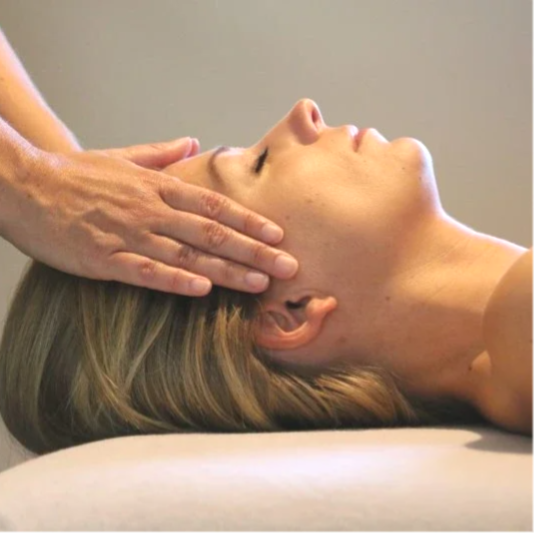 Zorgmassage voor Vrouwen Oneness-Julie Van Meckeren