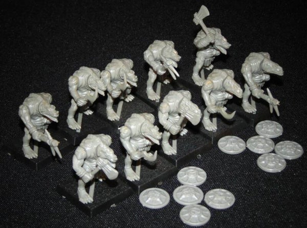 10 Saurus Hommes Lezards / Plastique / Warhammer