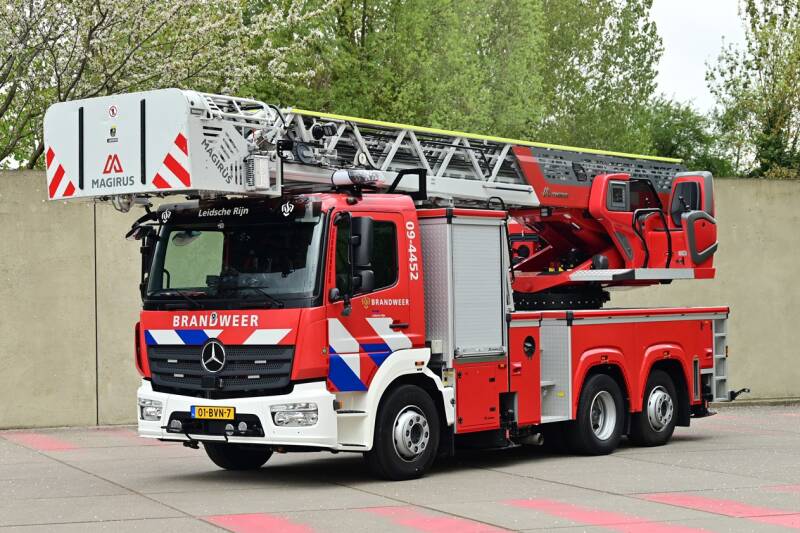 Kenteken: 01-BVN-7 Roepnummer: 09-4452 Type voertuig: AL-K30 Merk &amp; Type: Mercedes Benz 1630F46(6x2)[Atego] Opbouw: Hilton-Magirus Bouwjaar: 2023 In dienst: 2024 Uit dienst: Standplaats: Utrecht - Leidsche Rijn