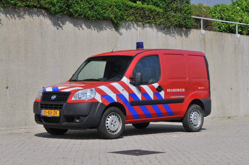 Kenteken: 01-BX-ZK Roepnummer: TD50-1 > DA52-1 Type voertuig: PM2-TD Merk &amp; Type: Fiat Doblo-Cargo 1.3JTD Opbouw: Bouwjaar: 2006 In dienst: 2006 Uit dienst: 2014 Standplaats: Elbeweg
