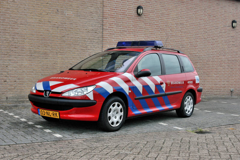 Kenteken: 03-NL-RK Roepnummer: 40-589 Type voertuig: DA Merk &amp; Type: Peugeot 206 2.0HDi Break Opbouw: Bouwjaar: 2004 In dienst: 2004
