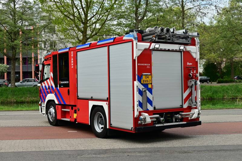 Kenteken: 04-BVH-7 Roepnummer: 09-4831 Type voertuig: TS7 LD3200 T1500 Merk &amp; Type: Mercedes Benz 1527F36[Atego] Opbouw: Ziegler Brandweertechniek Bouwjaar: 2023 In dienst: 2023 Uit dienst: Standplaats: Utrecht - Voordorp
