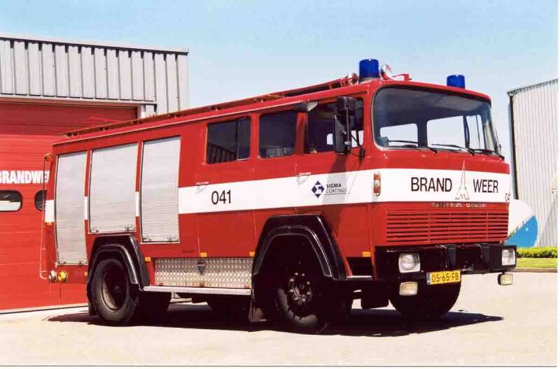 Kenteken: 05-65-FB Roepnummer: 041 Type voertuig: TS8 LD2800 HD400 T1200 Merk &amp; Type: Magirus Deutz 135D12F Opbouw: Motorkracht-Magirus Bouwjaar: 1973 In dienst: 1999 Uit dienst: 2004 Standplaats: Uithoorn > Amsterdam. 