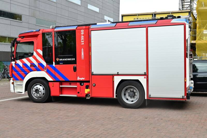 Kenteken: 05-BVB-9 Roepnummer: 09-4631 Type voertuig: TS7 MD/LD3200 T1500 Merk &amp; Type: Mercedes Benz 1527F36[Atego] Opbouw: Ziegler Brandweertechniek Bouwjaar: 2023 In dienst: 2024 Uit dienst: Standplaats: Utrecht - Tolsteeg