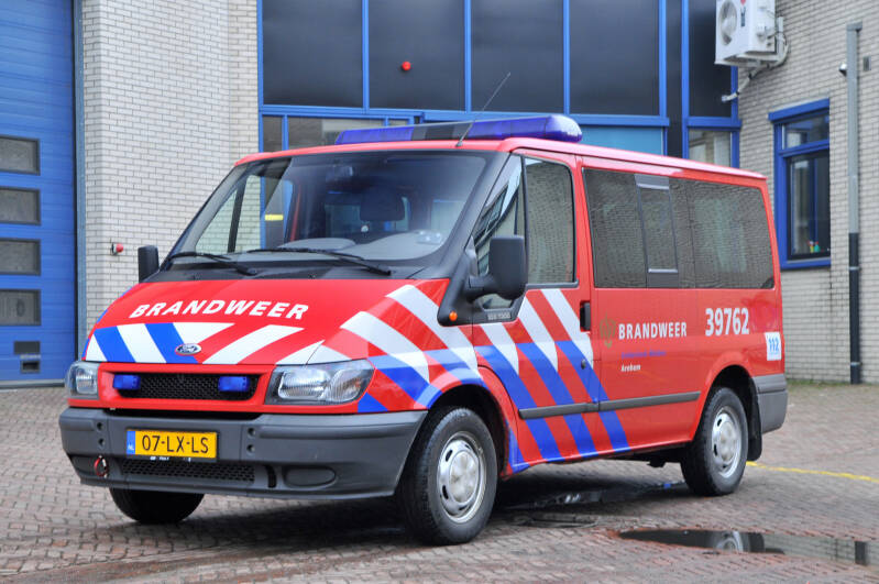 Kenteken: 07-LX-LS Roepnummer: 39-762 > 07-3601 Type voertuig: DB-K Merk &amp; Type: Ford Transit Tourneo 2,0D Opbouw: Bouwjaar: 2003 In dienst: 2003 Uit dienst: 2010