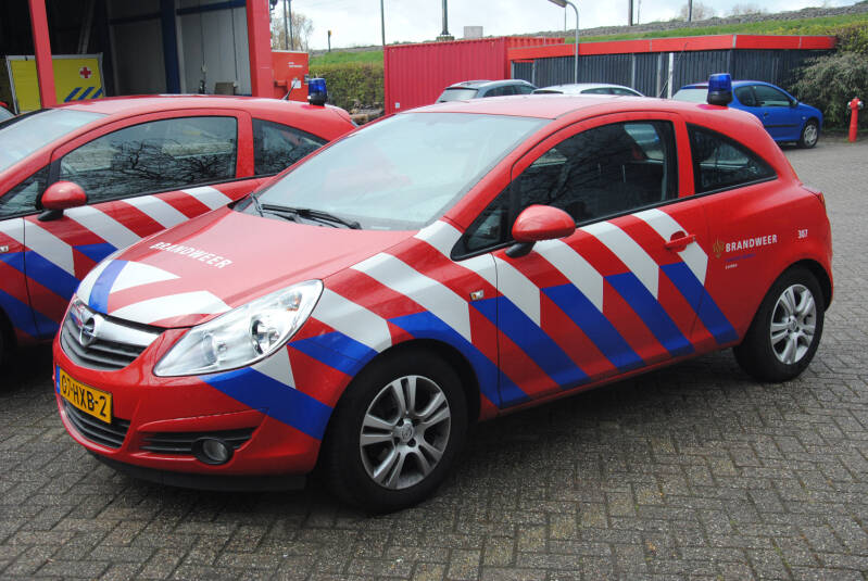 Kenteken: 07-HXB-2 Roepnummer: 307 Type voertuig: DA Merk &amp; Type: Opel Corsa 1,3CDTi Opbouw: Bouwjaar: 2009 In dienst: 2009 Uit dienst: 2020 Standplaats: Leiden - Noord