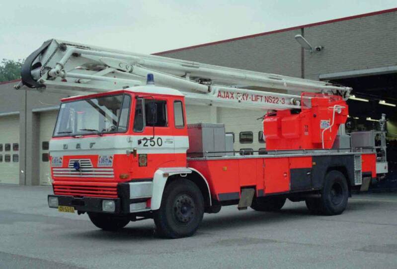 Kenteken: 08-52-EB Roepnummer: 250 Type voertuig: HW-22 Merk &amp; Type: DAF FA2000DH325 Opbouw: Nummela-Skylift Bouwjaar: 1975 In dienst: 1975 Uit dienst: 1992