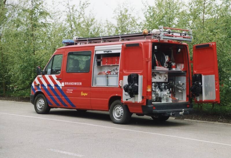 Kenteken: 08-BK-NS Roepnummer: 66-836 Kenteken: 08-BK-NS Type voertuig: TS6 LD1600 HD… T600 Merk &amp; Type: Volkswagen LT35TDi Opbouw: Ziegler Brandweertechniek Bouwjaar: 2004 In dienst: 2004 Uit dienst: 2006