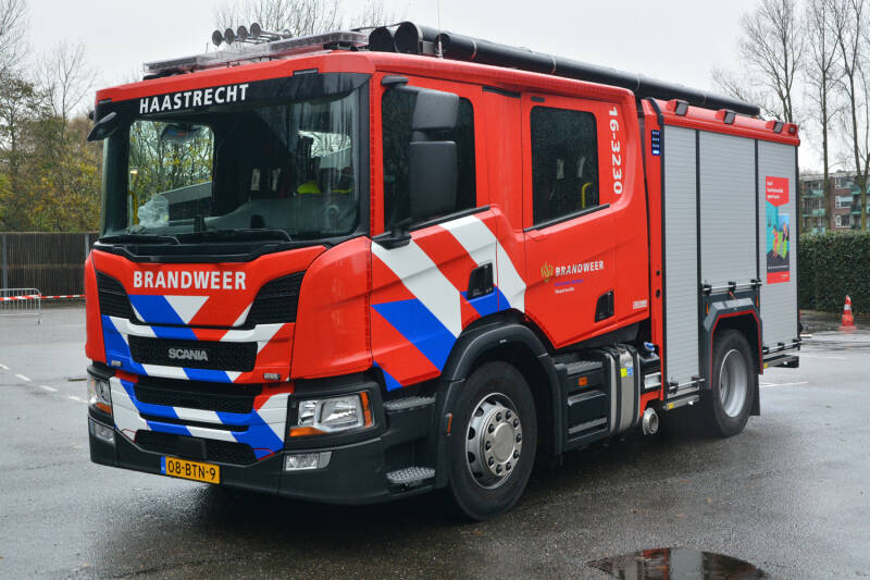 Kenteken: 08-BTN-9 Roepnummer: 16-3230 Type voertuig: TS7 LD3000 HD400 T2000 Merk &amp; Type: Scania P320B4x2NZ31L Opbouw: Kenbri-Rosenbauer Bouwjaar: 2022 In dienst: 2023 Uit dienst: