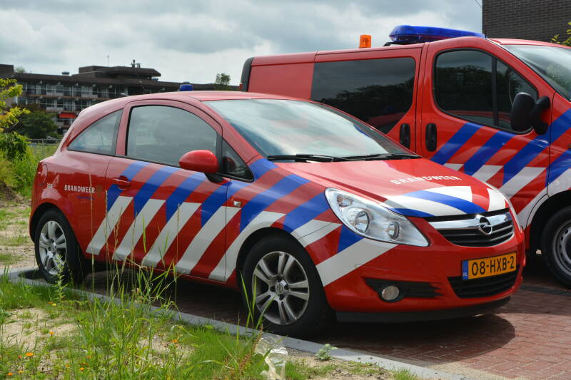 Kenteken: 08-HXB-2 Roepnummer: 304 Type voertuig: DA Merk &amp; Type: Opel Corsa 1.3CDTi Opbouw: Bouwjaar: 2009 In dienst: 2009 Uit dienst: 2020 Standplaats: Leiden