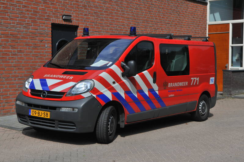 Kenteken: 09-BJ-SB Roepnummer: 771 Type voertuig: PM6 Merk &amp; Type: Opel Vivaro 1,9Di-2,9T Crewcab Opbouw: Bouwjaar: 2003 In dienst: 2003 Uit dienst: 2017