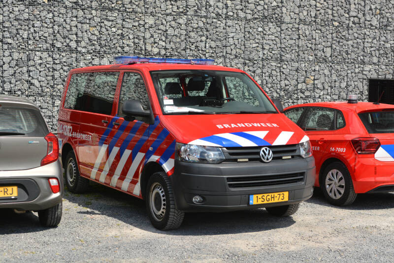 Kenteken: 1-SGH-73 Roepnummer: 14-1202 Type voertuig: DB Merk &amp; Type: Volkswagen Transporter T5-Kombi 2,0TDi Opbouw: Bouwjaar: 2013 In dienst: 2013 Uit dienst: