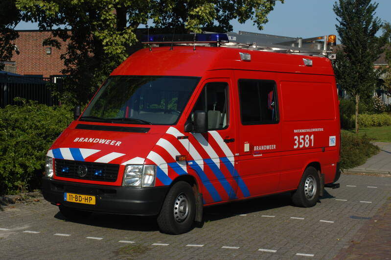 Kenteken: 11-BD-HP Roepnummer: 3581 Type voertuig: PM8 Merk &amp; Type: Volkswagen LT35TDi Opbouw: HDS Bouwjaar: 2002 In dienst: 2002 Uit dienst: 2010