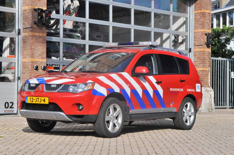 Kenteken: 12-JTJ-4 Roepnummer: 94-998 > 23-5191 Type voertuig: DA-OVD Merk &amp; Type: Mitsubishi Outlander 2,4 Opbouw: Visser Bouwjaar: 2009 In dienst: 2009 Uit dienst: 2017