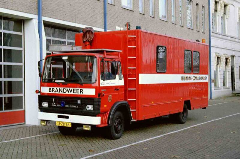 Kenteken: 13-ZB-64 Roepnummer: 793 > 993 Type voertuig: VC-1 Merk &amp; Type: Magirus Deutz 130M9FL Opbouw: Motorkracht Bouwjaar: 1980 In dienst: 1980 Uit dienst: 199.