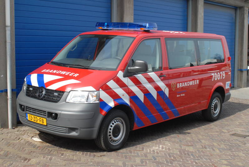 Kenteken: 13-ZD-FB Roepnummer: 70079 Type voertuig: DB-K Merk &amp; Type: Volkswagen Transporter T5-Kombi 2,5TDi Opbouw: Bouwjaar: 2008 In dienst: 2008 Uit dienst: 2016 Standplaats: den Haag - Loosduinen