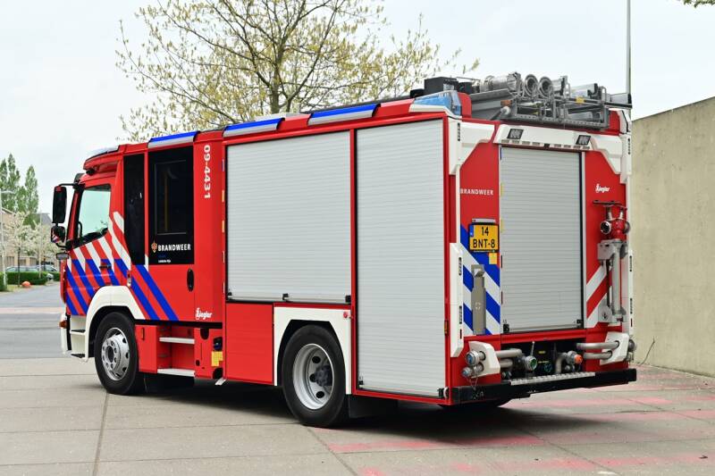 Kenteken: 14-BNT-8 Roepnummer: 09-4431 Type voertuig: TS7 LD3200 T1500 Merk &amp; Type: Mercedes Benz 1527F36[Atego] Opbouw: Ziegler Brandweertechniek Bouwjaar: 2019 In dienst: 2019 Uit dienst: Standplaats: Utrecht - Leidsche Rijn